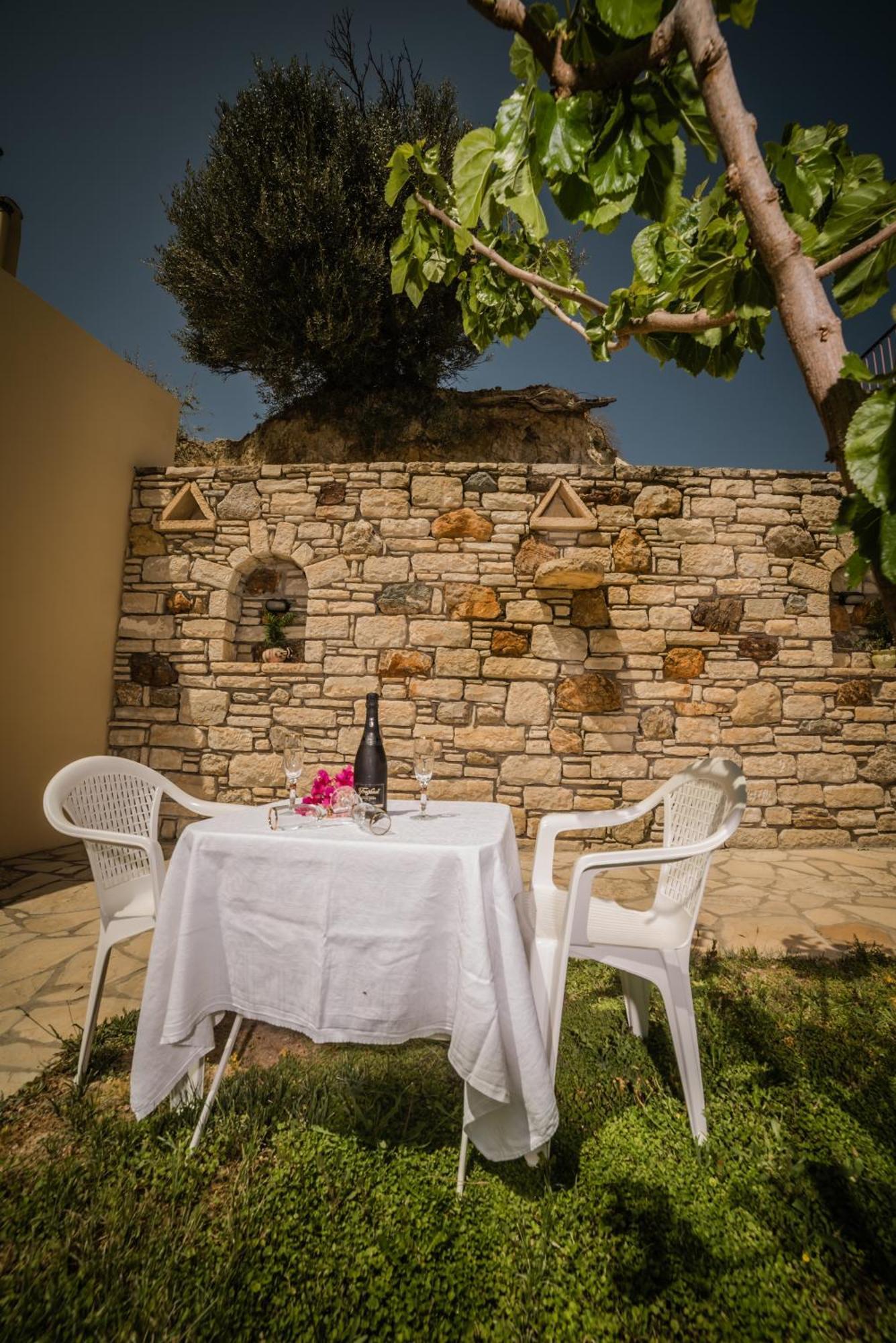 פיטסידיה Bodikos Villas & Apartments מראה חיצוני תמונה